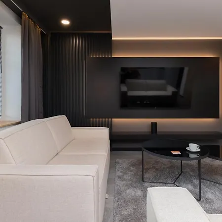 Апартаменты Lux With Jacuzzi & Balcony In By Renters Гдыня