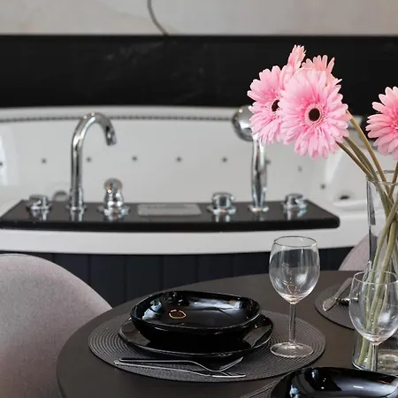 Lux With Jacuzzi & Balcony In By Renters Апартаменты Гдыня